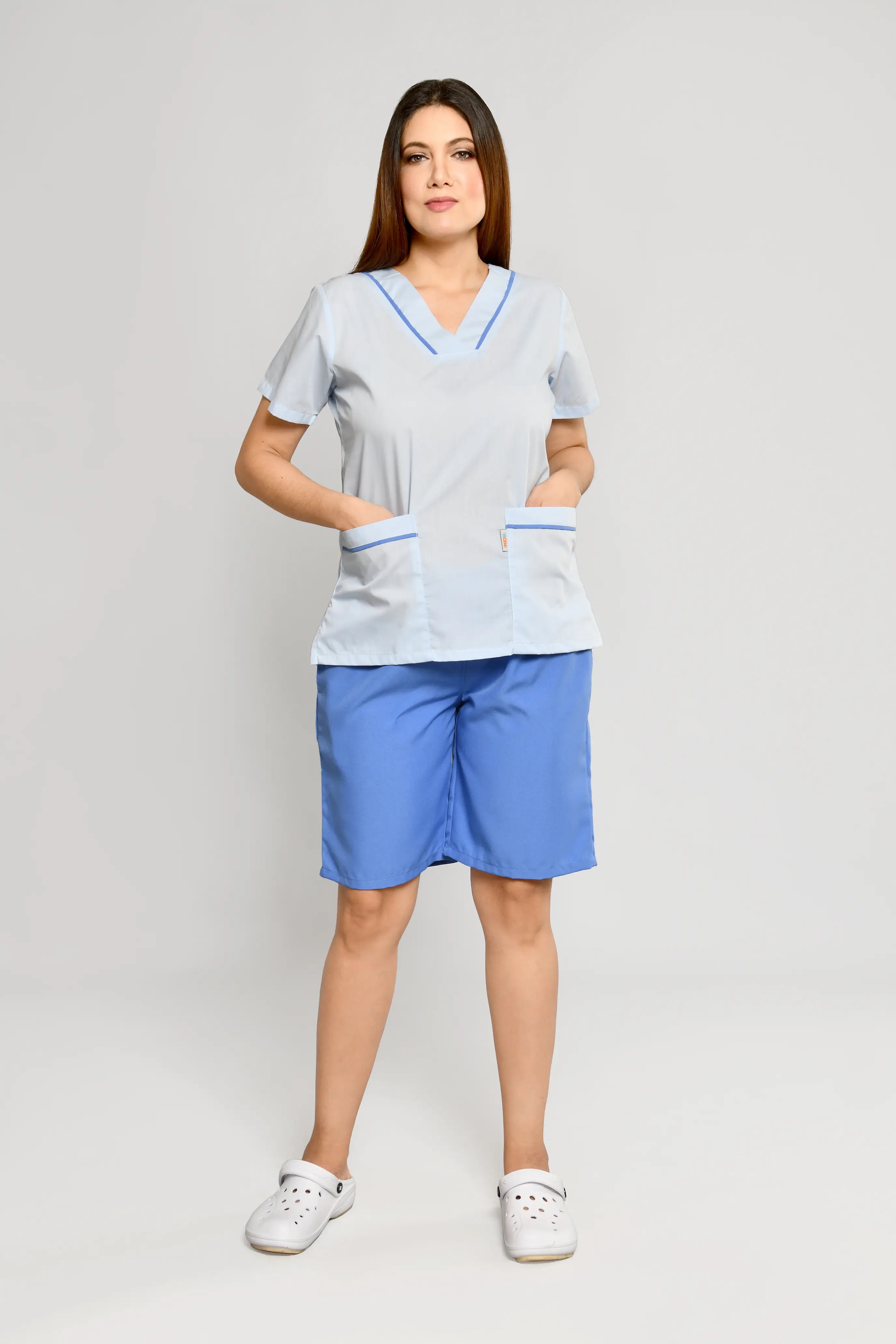 Uniforme Doméstico Dacron Celeste Conjunto con Bermuda - Vista 1