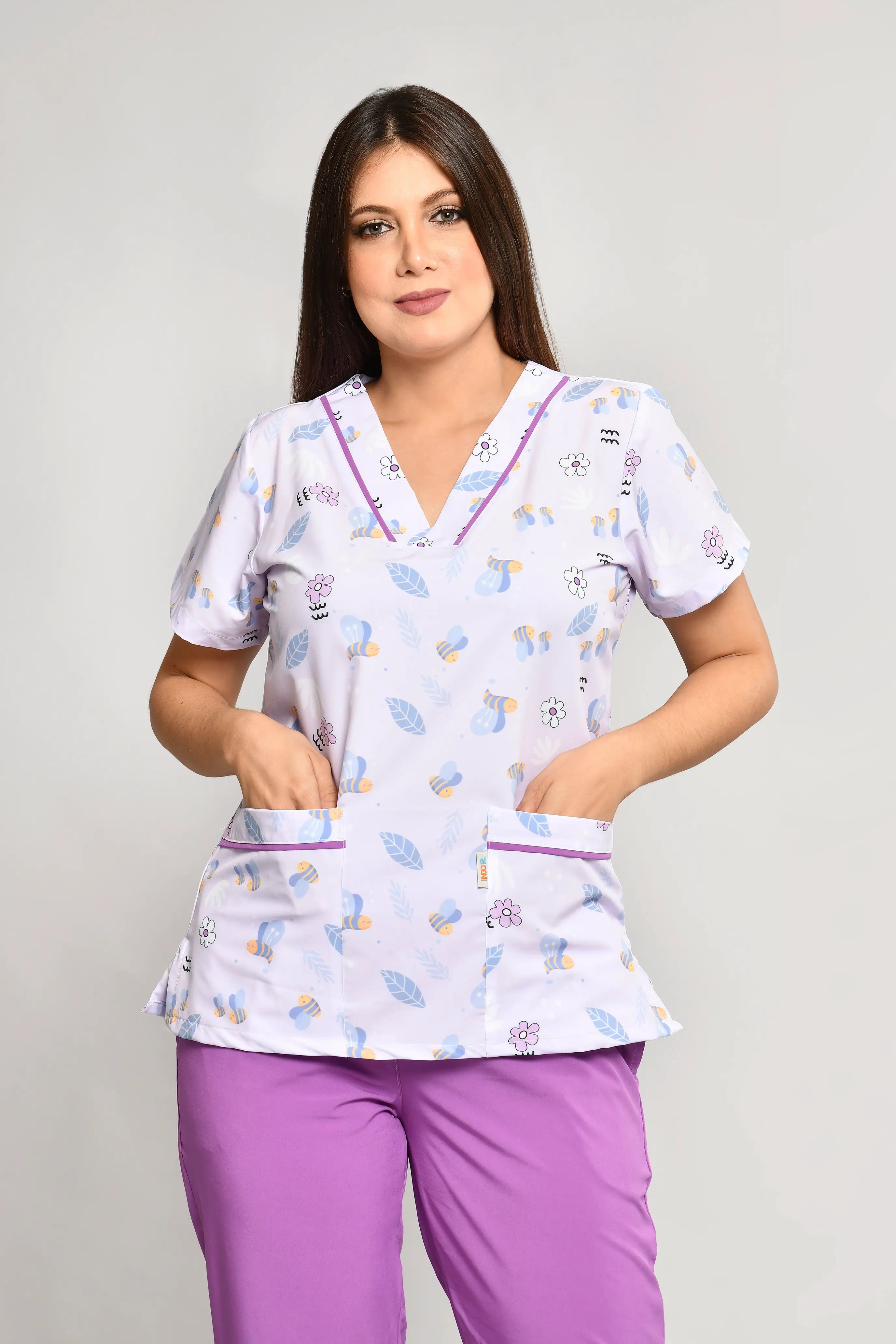 Conjunto Niñera Abejita con Pantalon - Vista 2