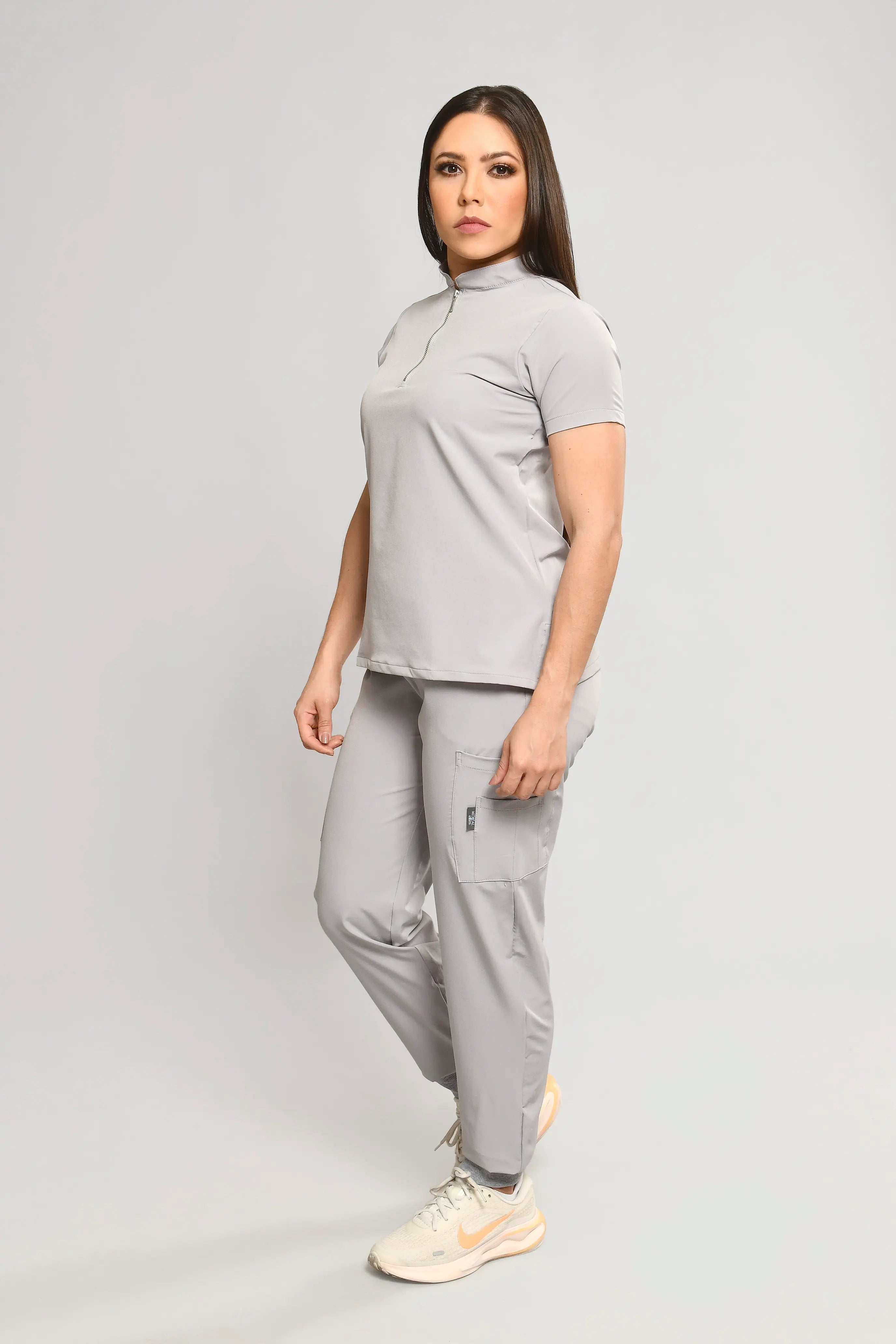 Conjunto Antifluido Stretch Dama Gris Claro. Ref. P1 - Vista 3
