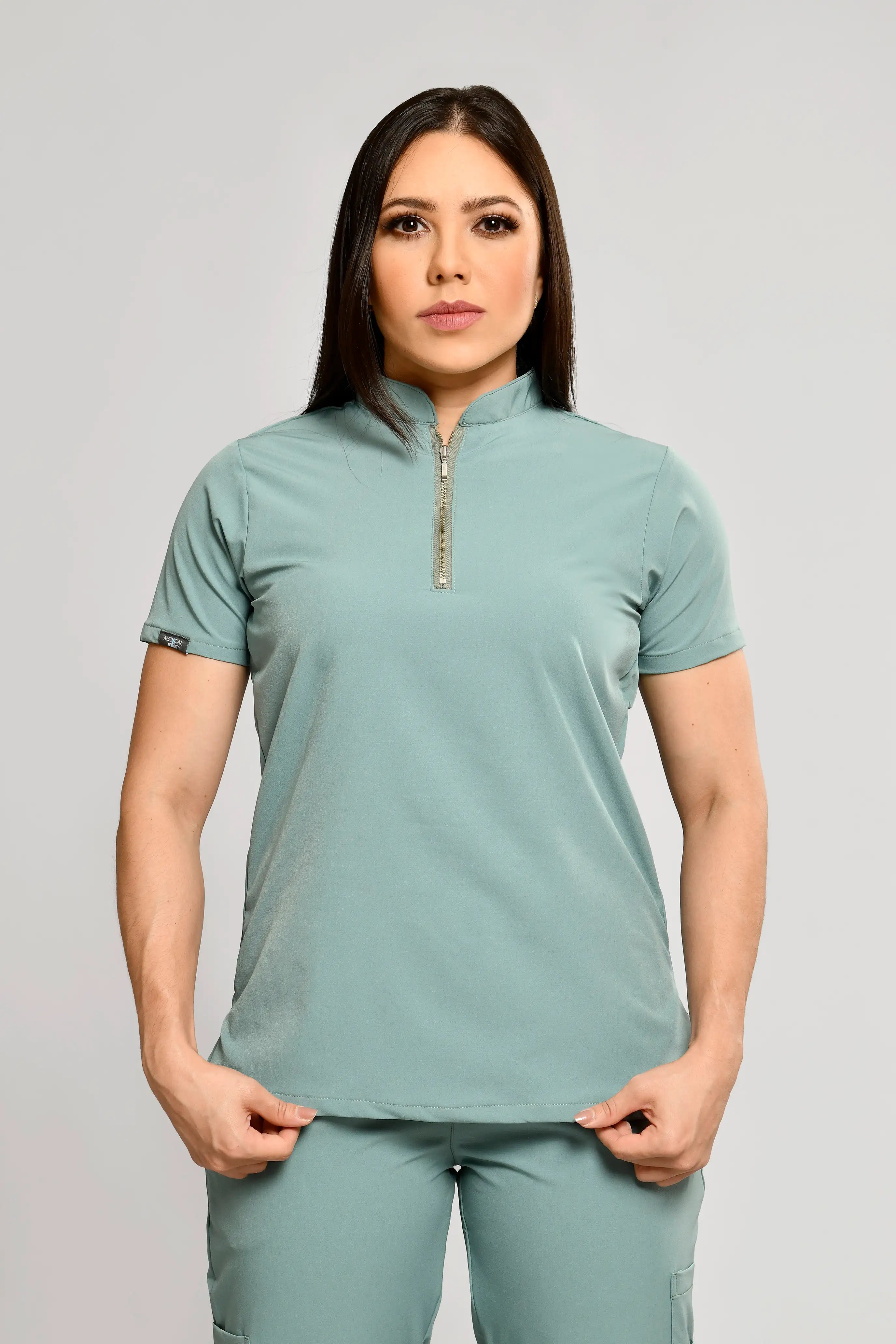Conjunto Antifluido Stretch Dama Verde Oliva. Ref. P1 - Vista 2