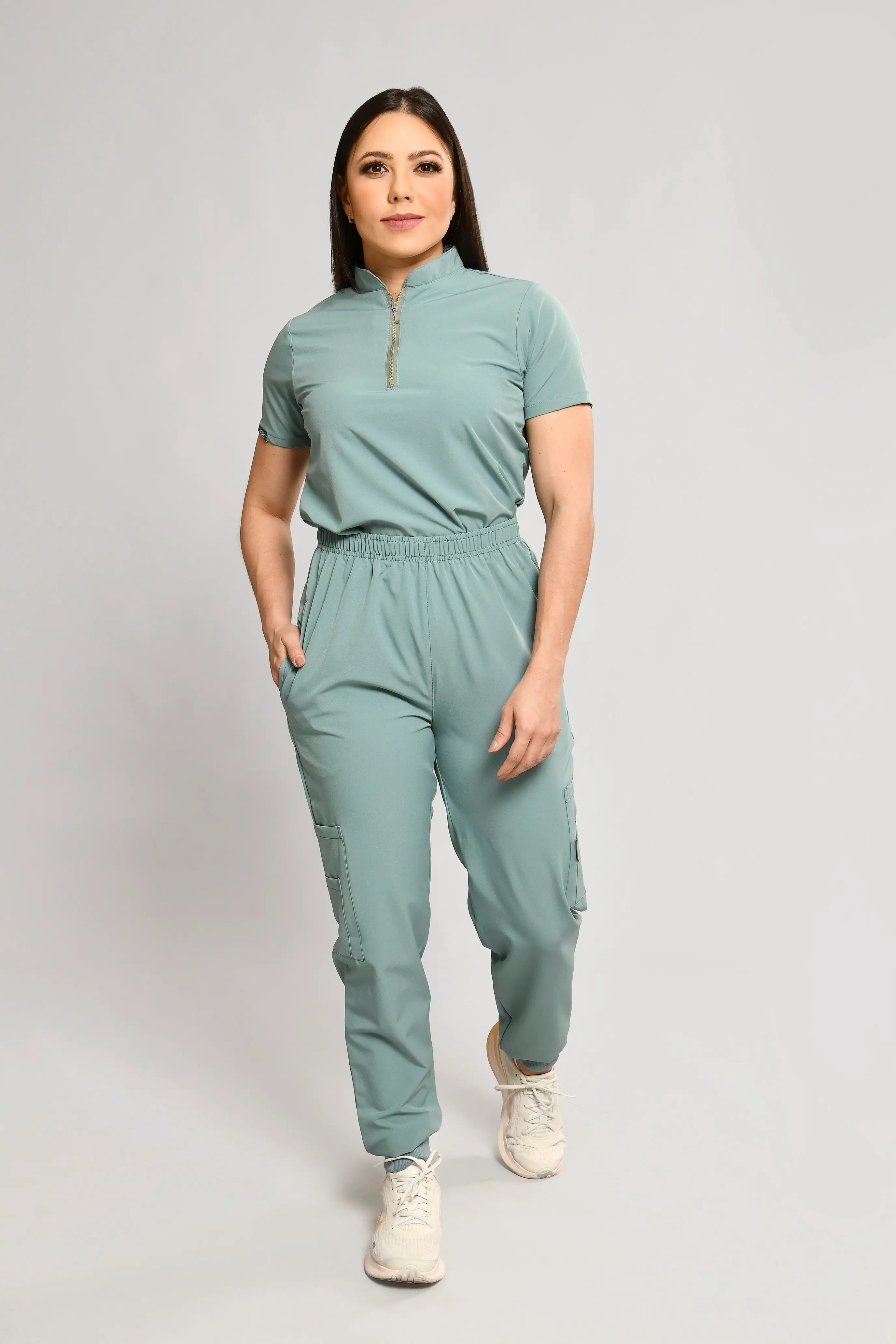 Conjunto Antifluido Stretch Dama Verde Oliva. Ref. P1 - Vista 5