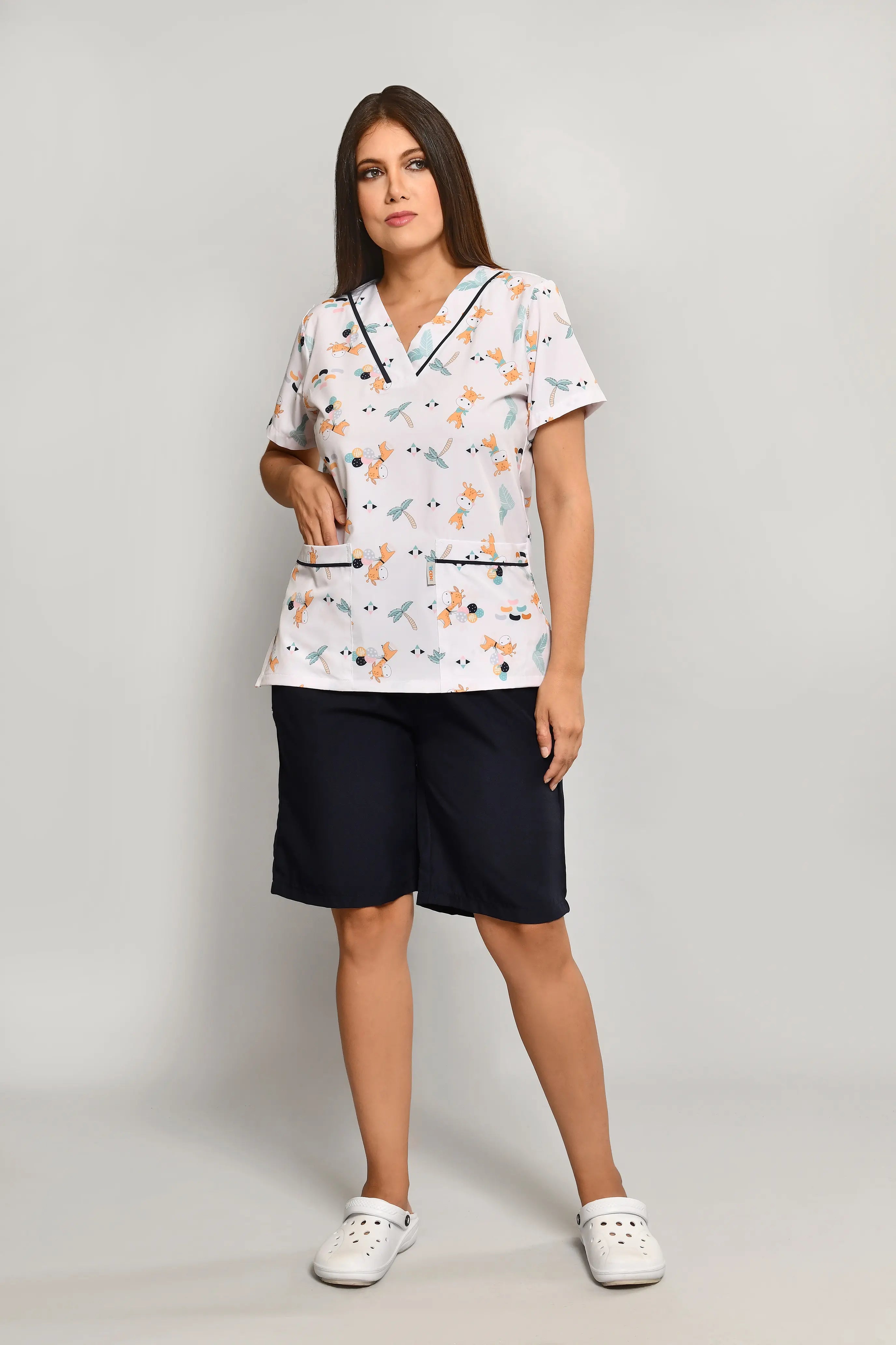 Conjunto Niñera Jirafa con Bermuda - Vista 1