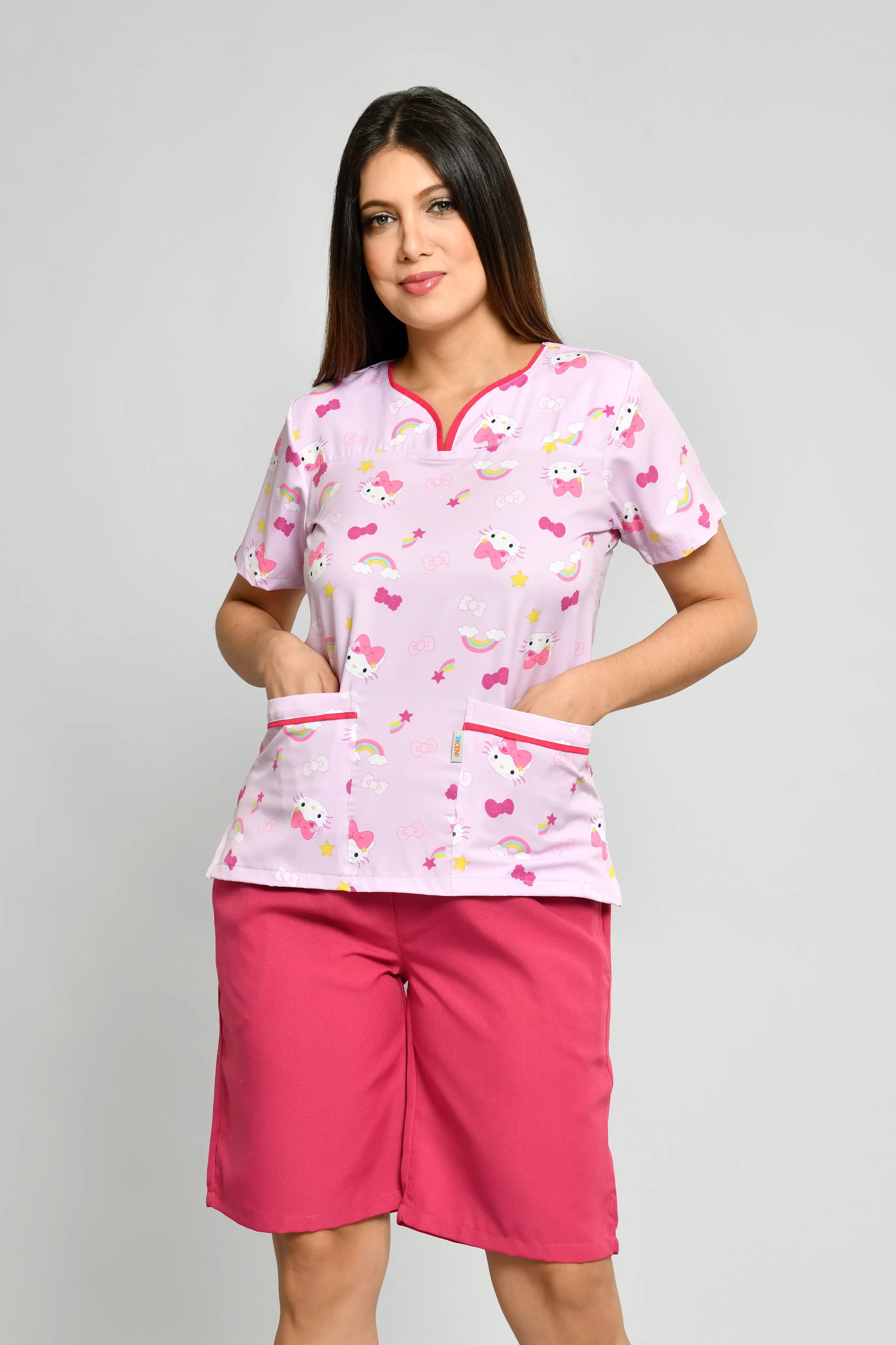 Conjunto Niñera Hello Kitty con Bermuda - Vista 2