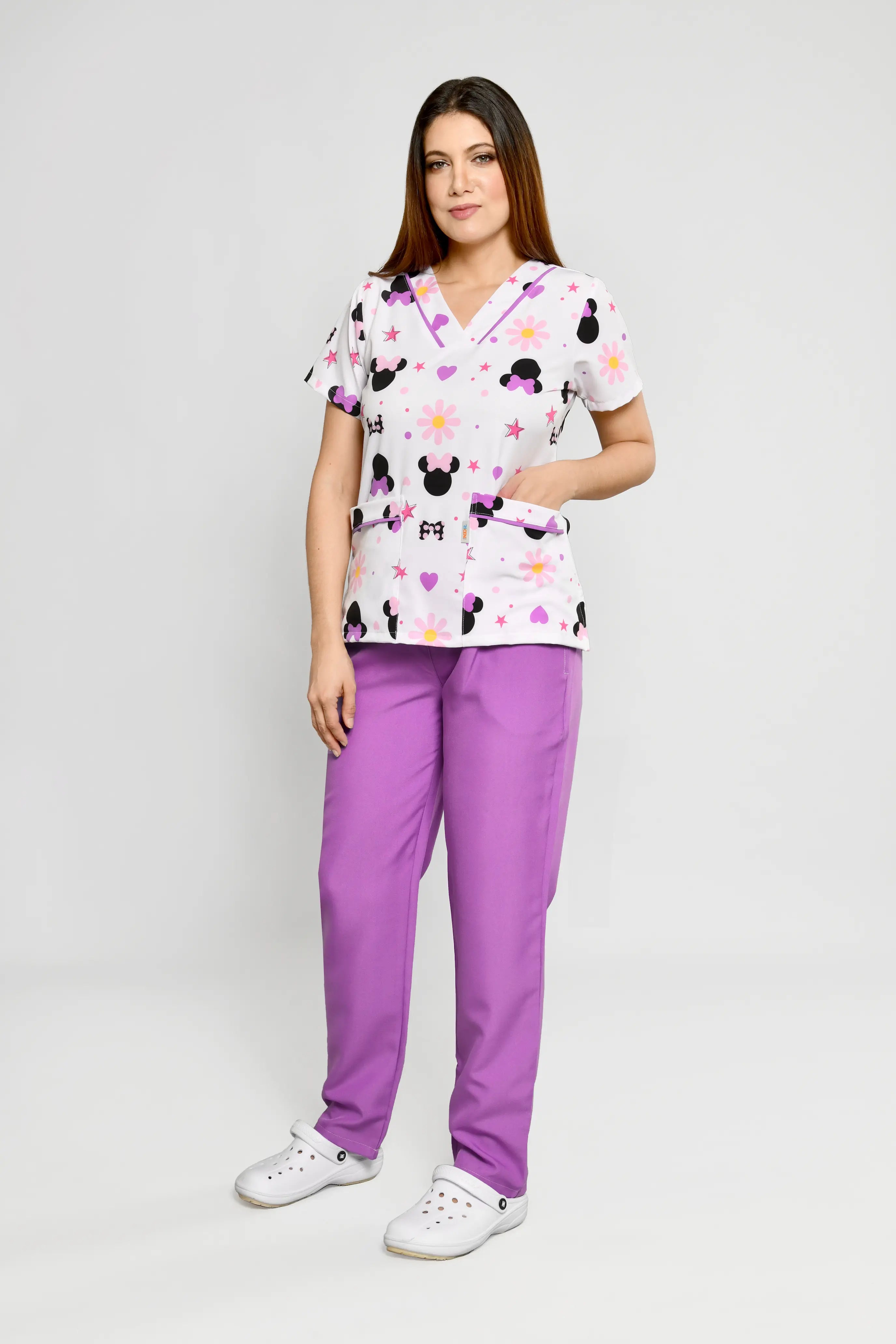 Uniforme de Niñera Strech Estampado Minnie Conjunto con Pantalon