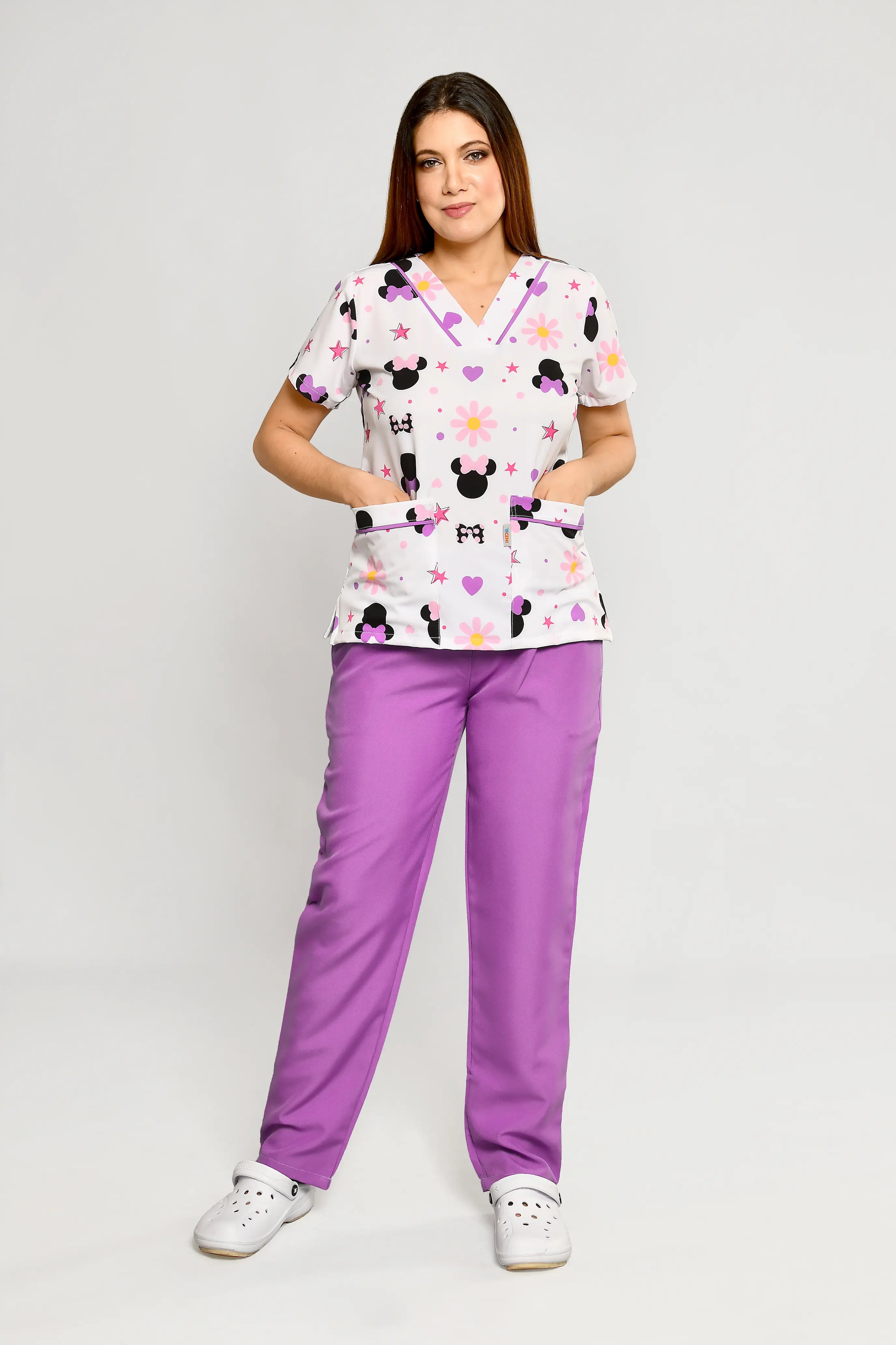 Uniforme de Niñera Strech Estampado Minnie Conjunto con Pantalon