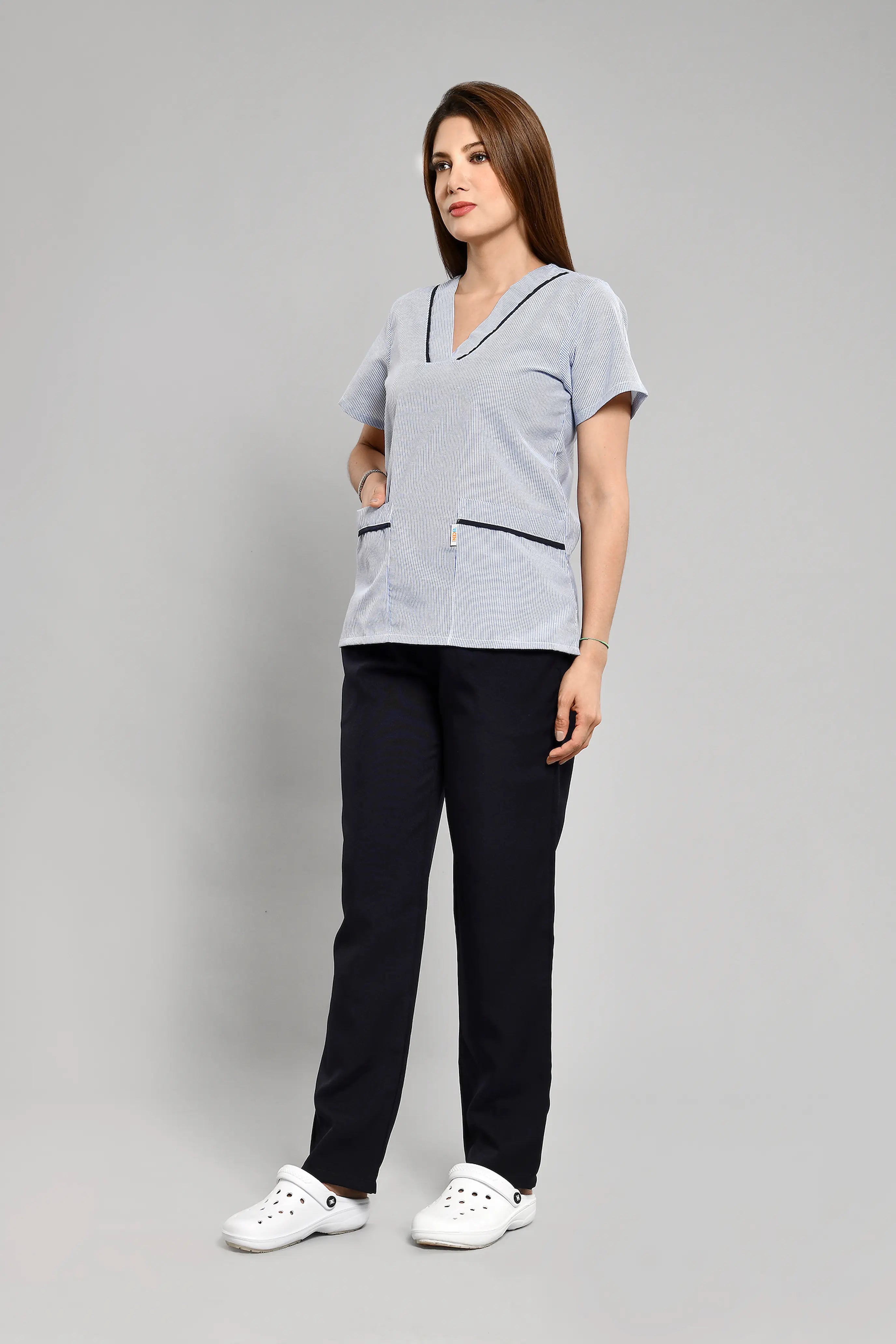 Uniforme Doméstico Oxford Rayas Celestes Conjunto con Pantalon - Vista 3