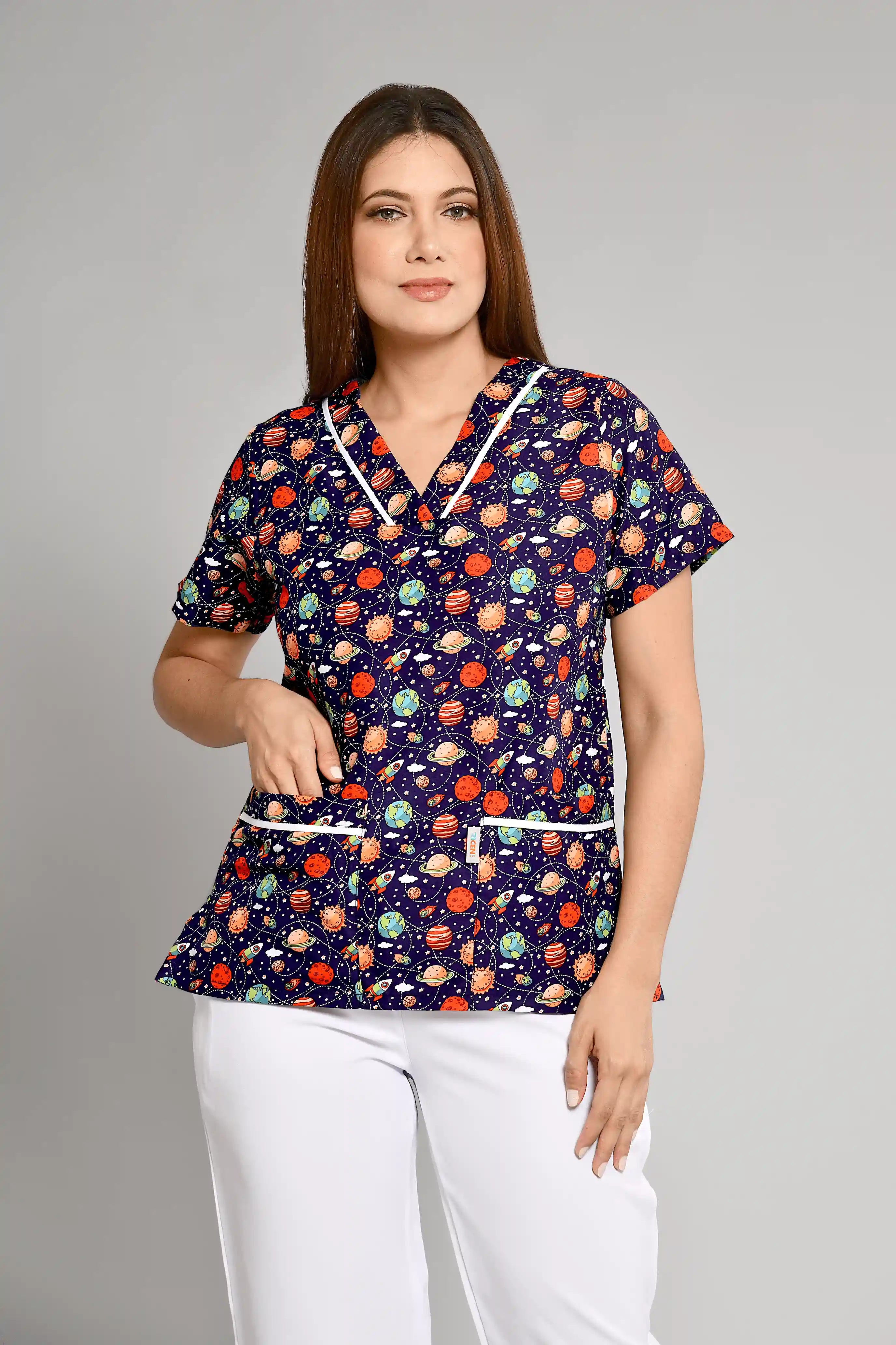 Uniforme de Niñera Rigido Estampado Planetas Conjunto con Pantalon - Vista 2