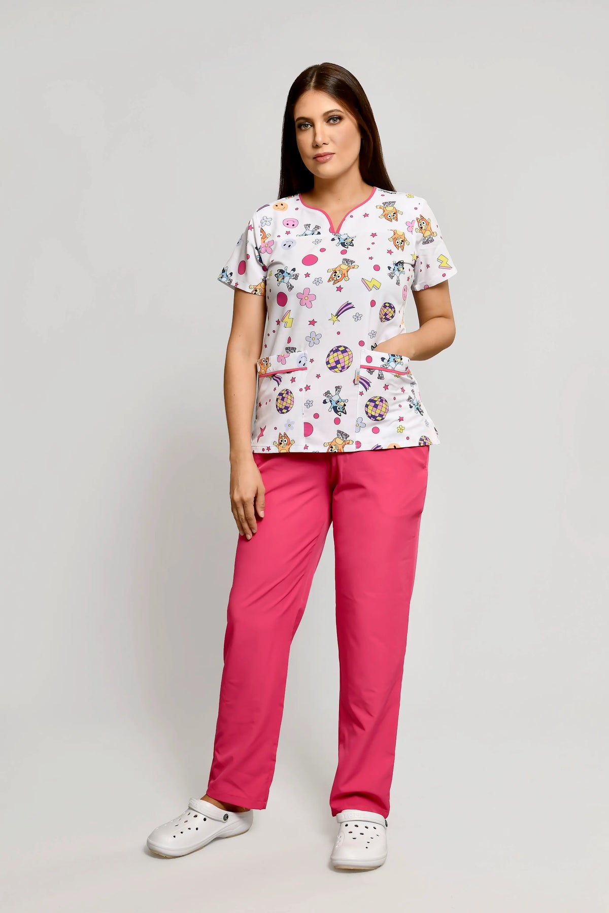 Uniforme de Niñera Stretch Estampado Bluey Conjunto con Pantalon - Vista 1