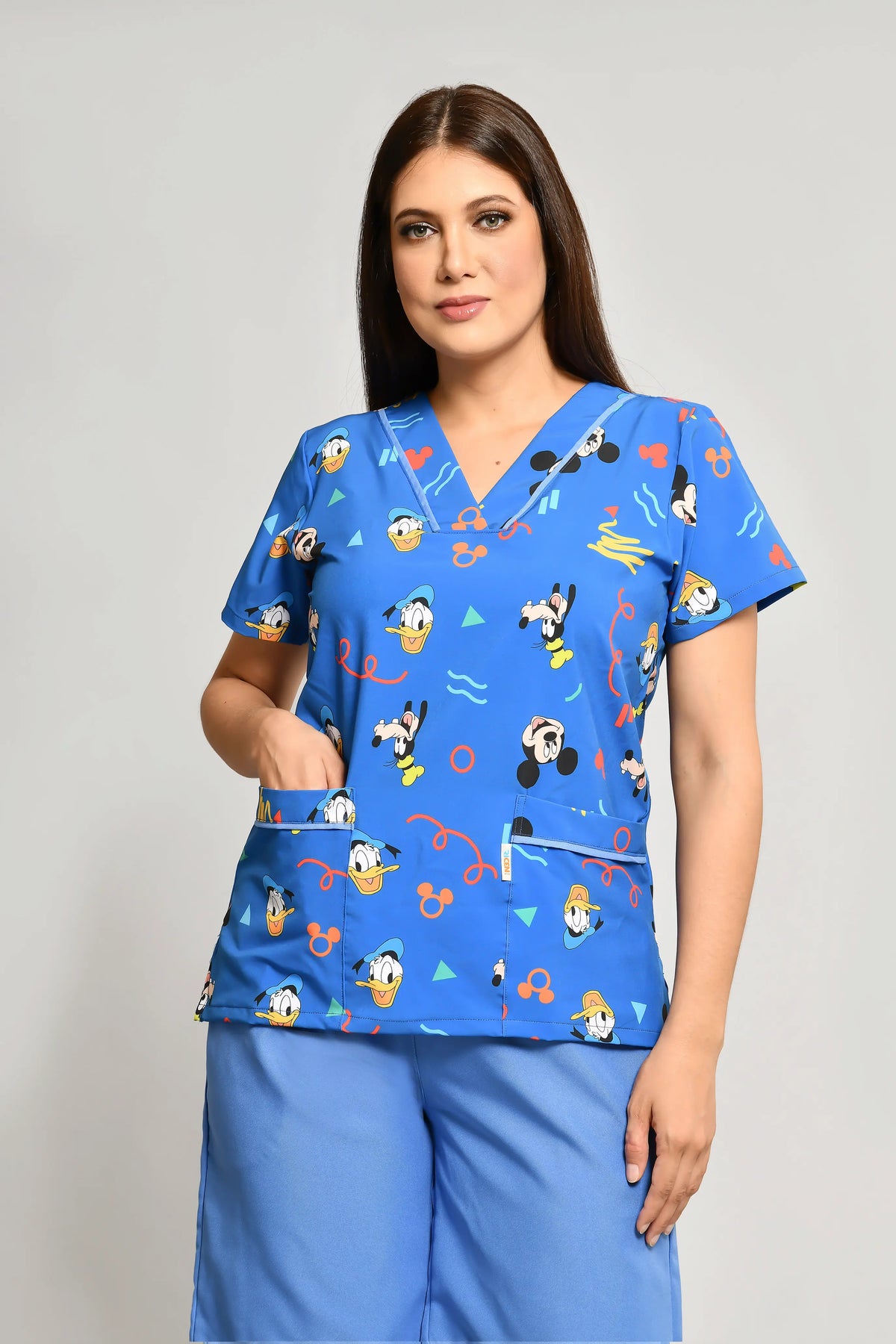 Uniforme de Niñera Stretch Estampado Diseny Conjunto con Pantalon - Vista 2