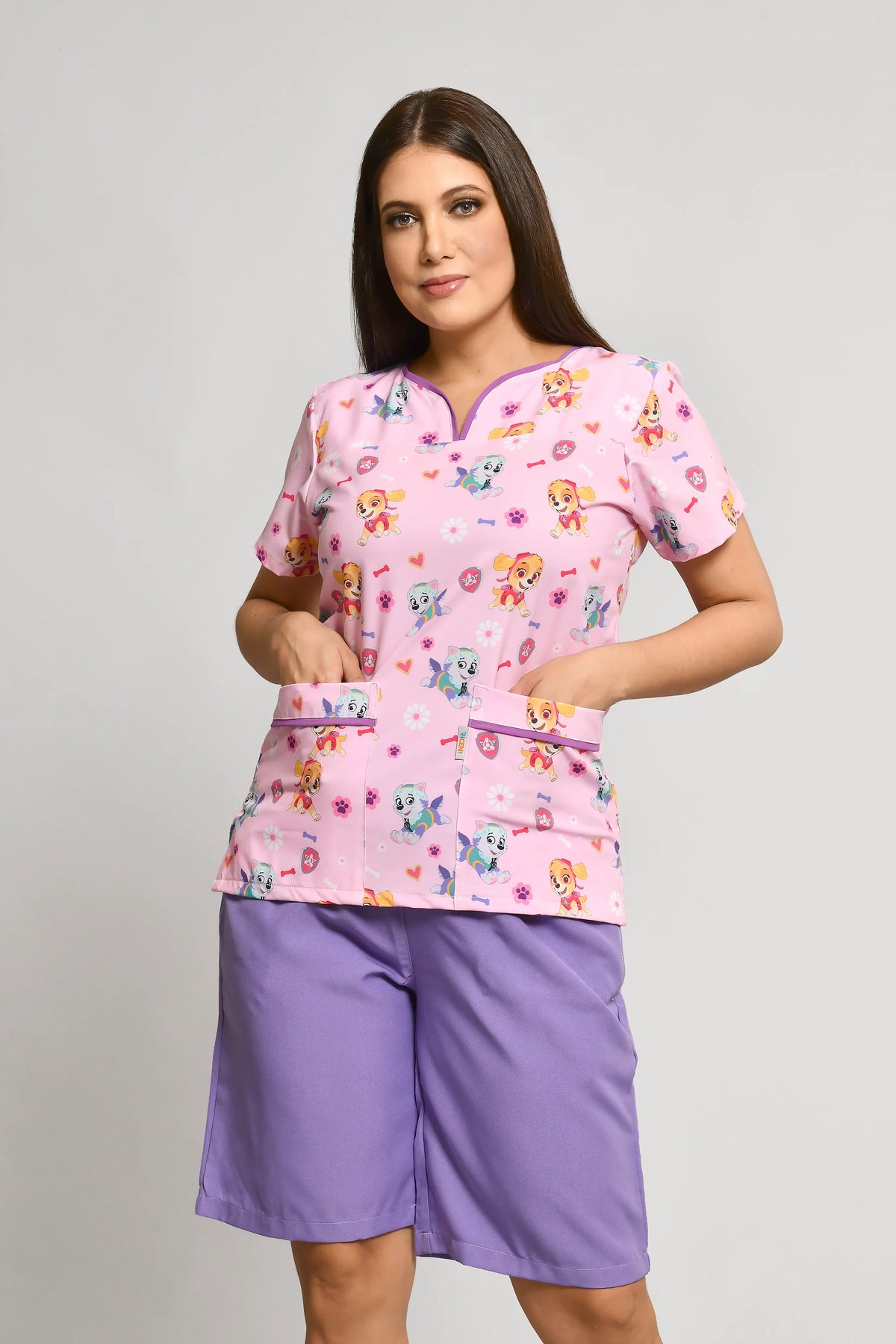 Uniforme de Niñera Strech Estampado Paw Patrol Conjunto con Bermuda