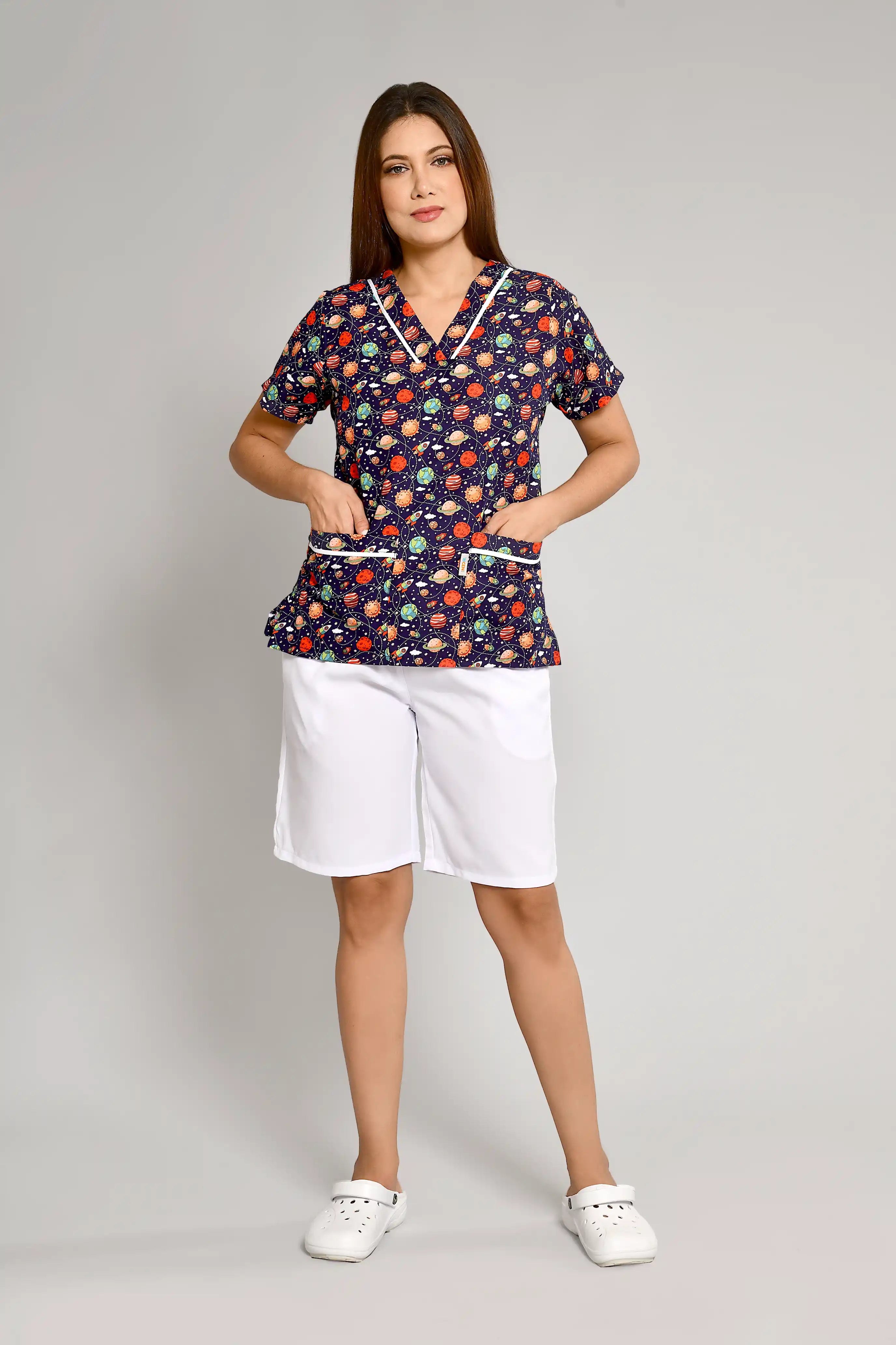 Uniforme de Niñera Rigido Estampado Planetas Conjunto con Bermuda - Vista 1